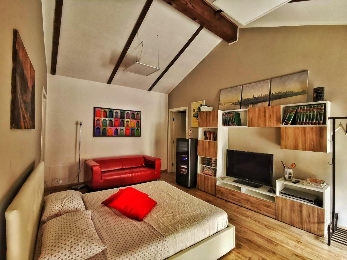 Regis B&B Appartamenti Centro Storico Chivasso Exteriör bild